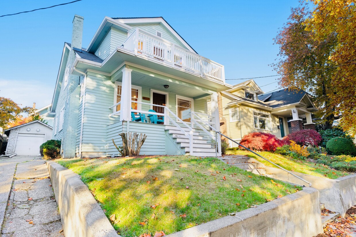 Photo - 4551 4th Ave NE (Seattle, WA)