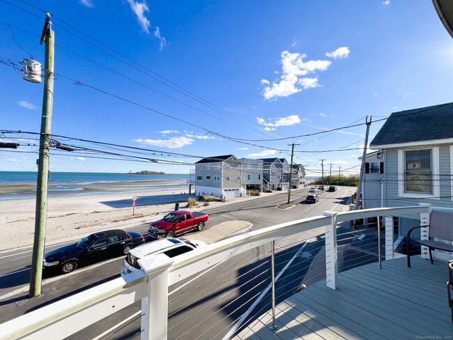 Building Photo - 712 E Broadway