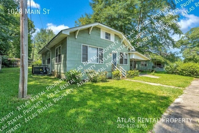 Photo - 1028 Main St