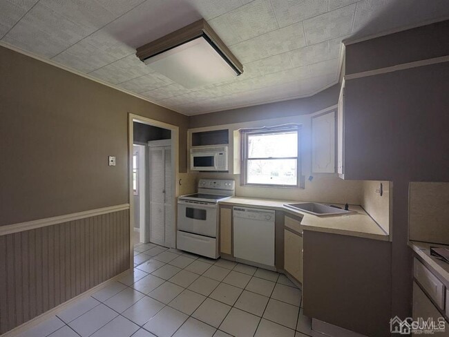 Photo - 10 Green Acres Ave