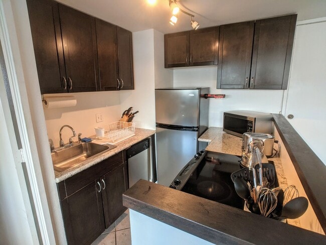 Photo - Fully Furnished 1-Bed 1-Bath Mountain Views @ Island Colony Unit 2201