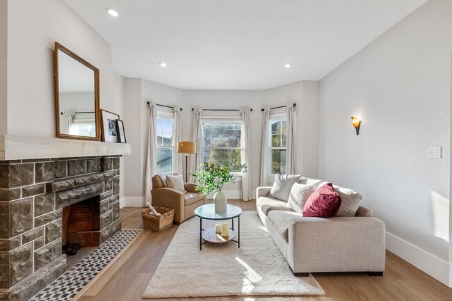 Photo - 115 Cuvier St