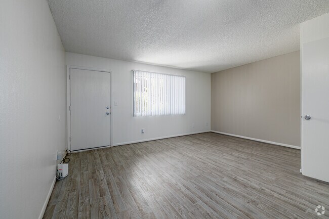 Studio - 404SF