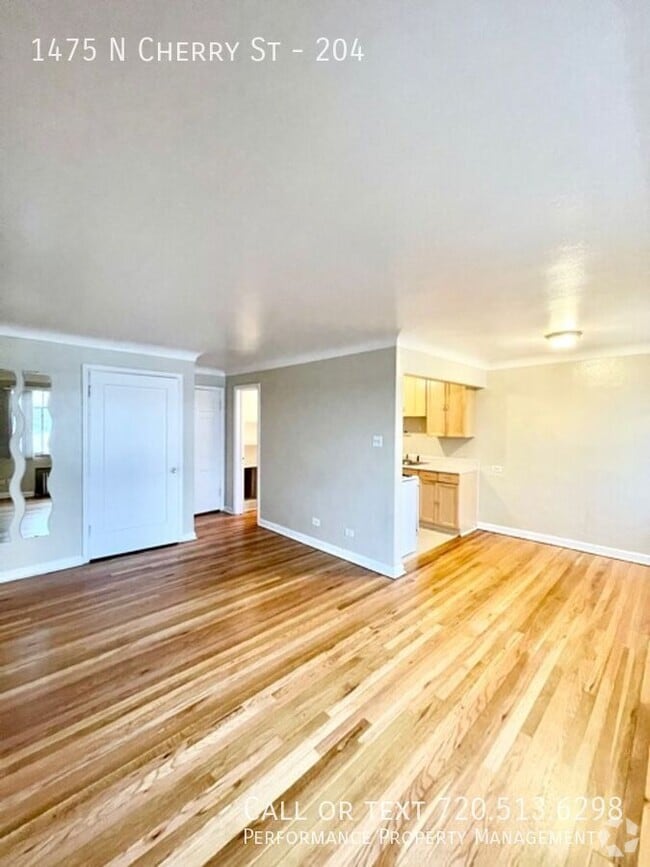 Building Photo - 1475 N Cherry St Unit 204 Rental