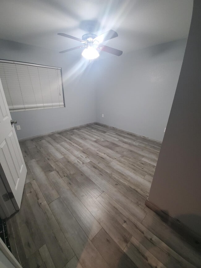 Photo - 511 E Roeser Rd Unit B