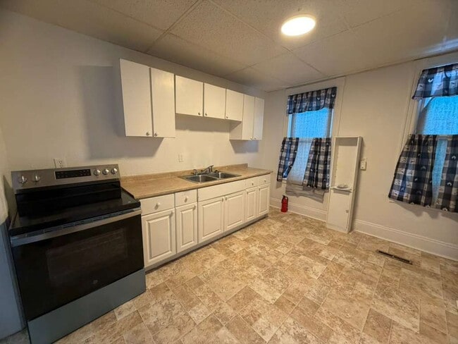 Photo - 1208 City St