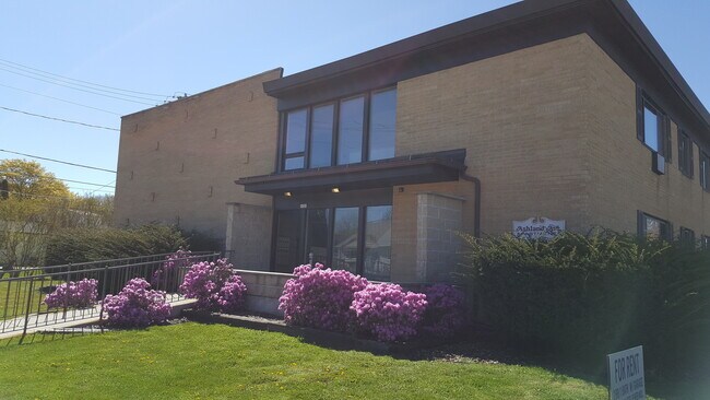 Photo - 1721 Ashland Ave Apartment Unit 108