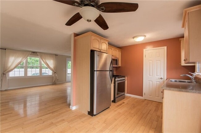 Photo - 5804 Post Rd