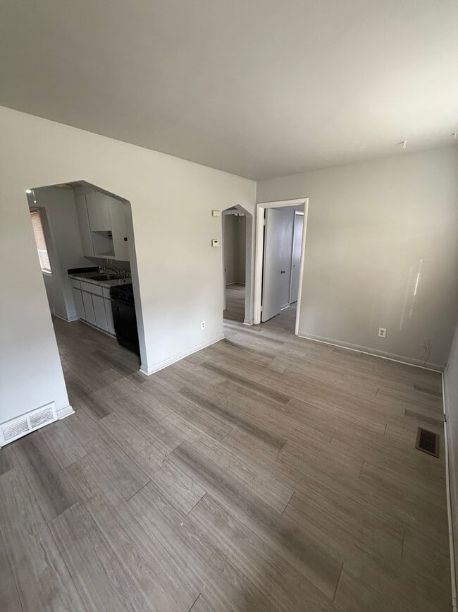 Photo - 18639 Hazelwood St Unit 1