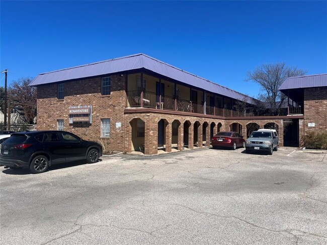 Photo - 1410 W N Loop Blvd Unit 102