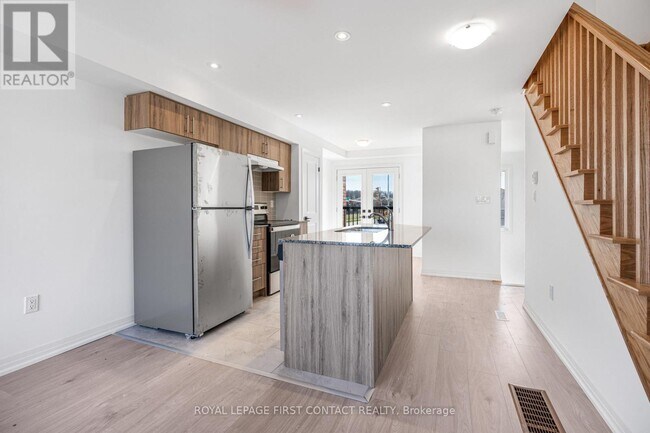 Photo - 3 Fairlane Ave