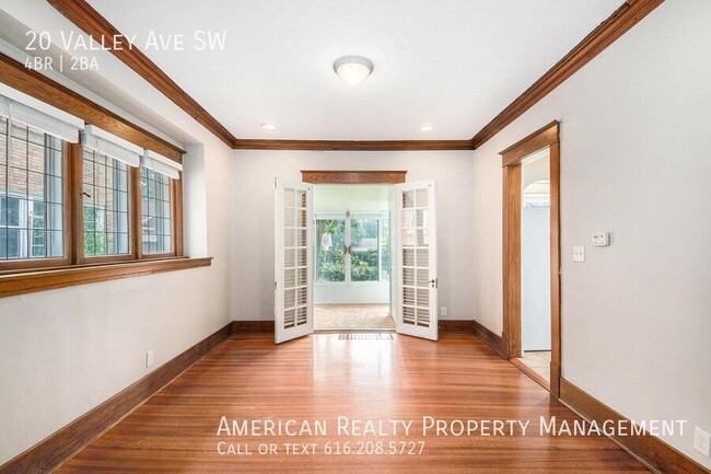 Photo - 20 Valley Ave SW