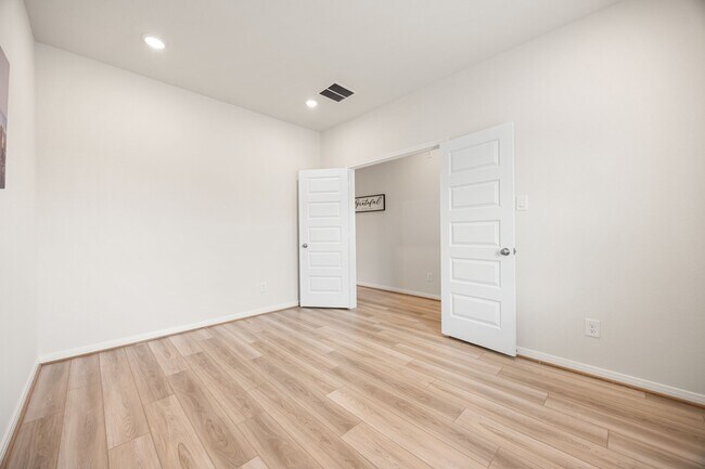 Photo - 2226 Royal Ann Wy