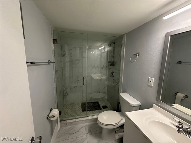Building Photo - 1376 Archer St Unit 6