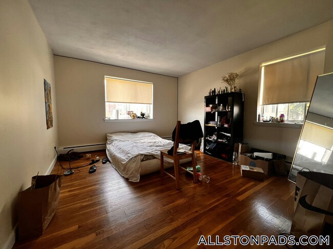 Building Photo - 75 Gardner St Rental