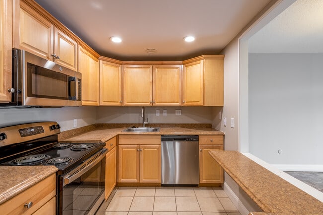1BR, 1BA - 1,000SF