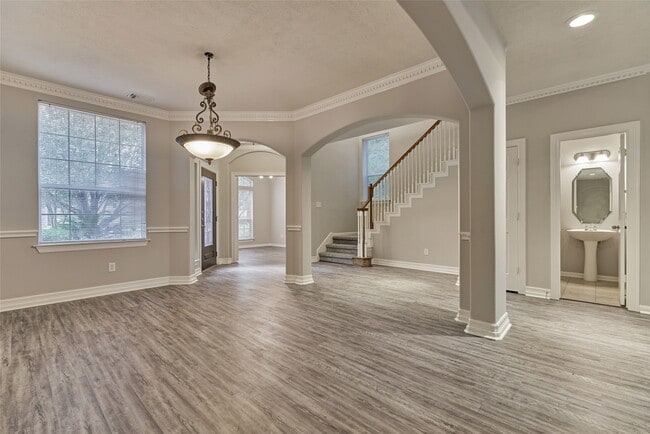 Photo - 7 Raindance Ct