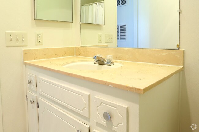 Photo - Shannon South