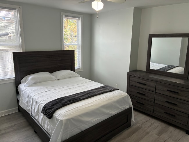 Photo - 820 N Lakewood Ave