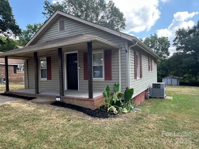 Building Photo - 107 McGinnis St Rental