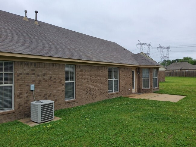 Photo - Modern Southaven Home with Two-Car Garage