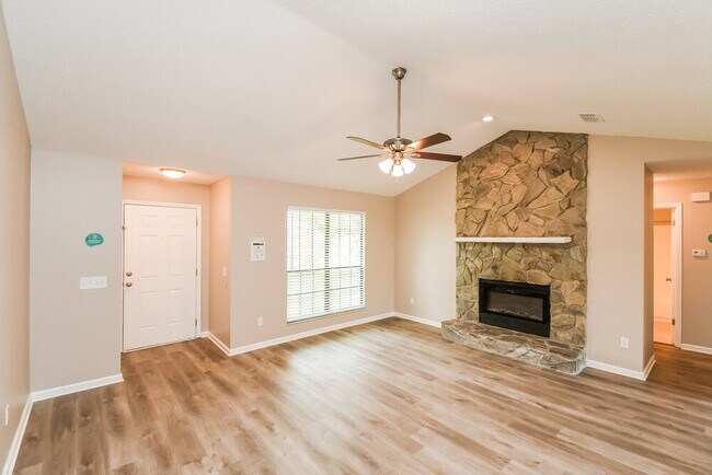 Photo - 2213 Felucca Dr