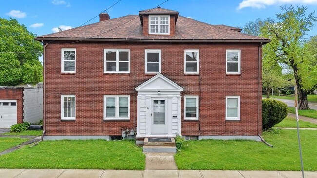 Building Photo - 106 Grand Blvd Unit 2 (Second Floor) Rental