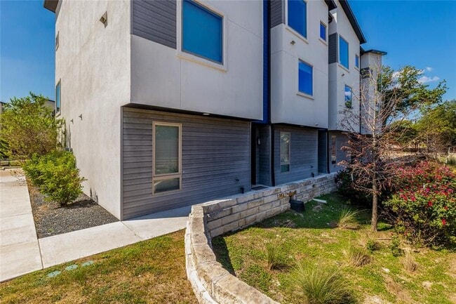 Photo - 1417 Kramer Ln