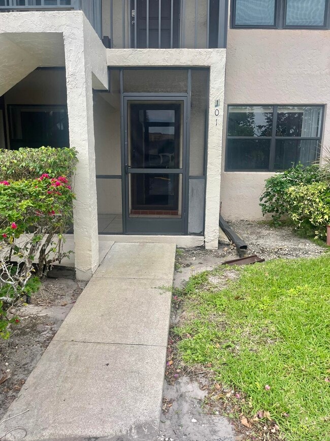 Building Photo - 7178 Golf Colony Ct Unit 101