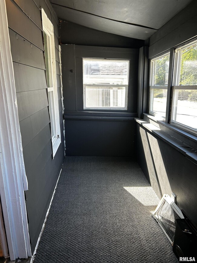 Photo - 1822 N Sheridan Rd