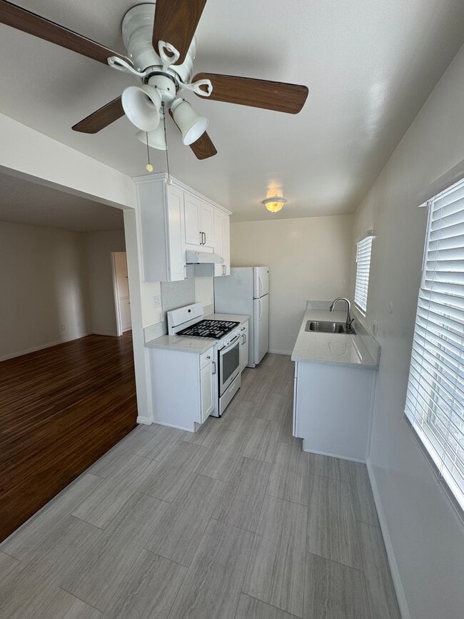 Photo - 624-624 W Riggin St Apartamento Unidad 624D