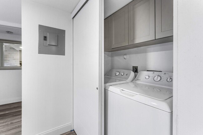 Photo - 612 Executive Center Dr Unit 107