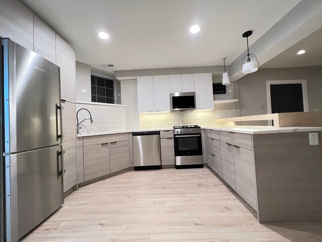 Photo - 1401 N Wicker Park Ave Unit #G