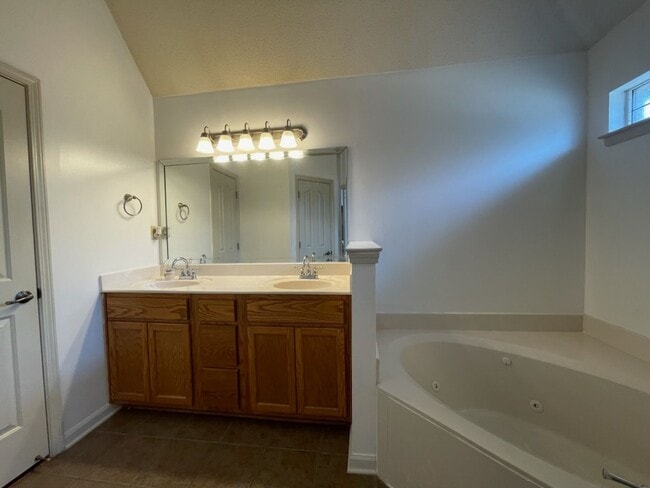 Photo - Ravenwood Subdivision, Horn Lake schools!