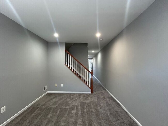 2 Bedrooms 2 Bathrooms