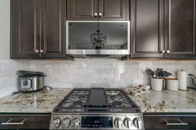 Photo - 1033 Quarry Oak Dr