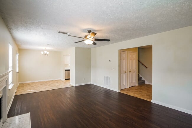 Photo - 305 Indian Park Dr