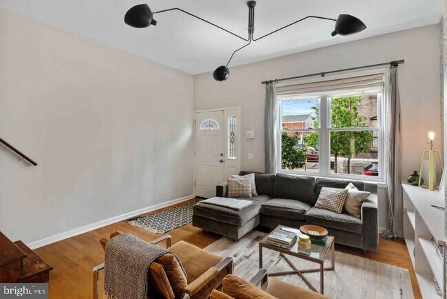 Photo - 1724 Morris St