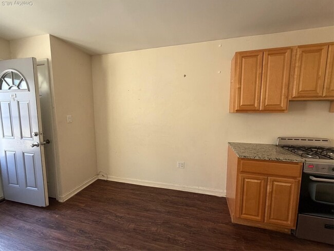 Photo - 830 E Broadway Unit 201