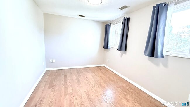 Photo - 16 Arthur Dr Unit 4