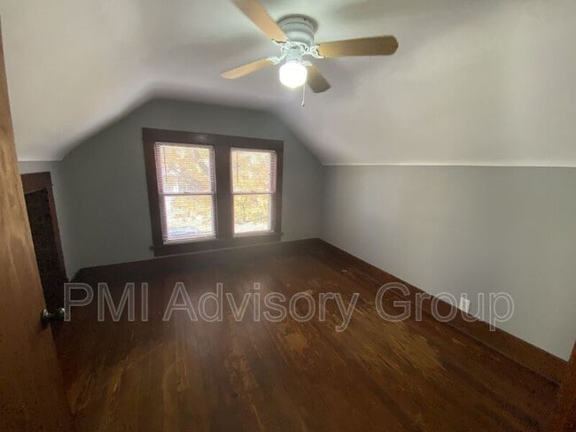 Photo - 710 SW Jewell Ave