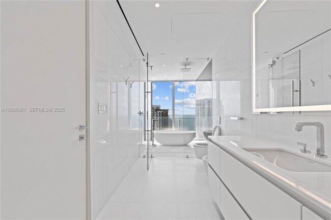Photo - 300 Biscayne Blvd Way Unit 3201