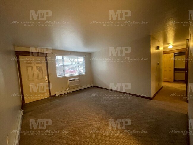 Photo - 1628 Azalea Dr