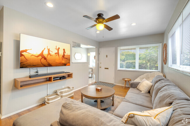 Living room - 12119 Braddock Dr Rental