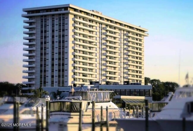 Building Photo - 1 Channel Dr Unit 813