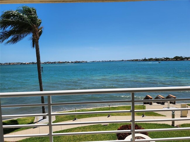 Building Photo - 6105 Bahia Del Mar Cir Unit 283 Rental