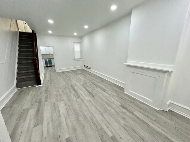 Photo - 2554 N Sartain St