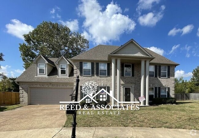 Building Photo - 2-Story Home Located in Quiet Cove!