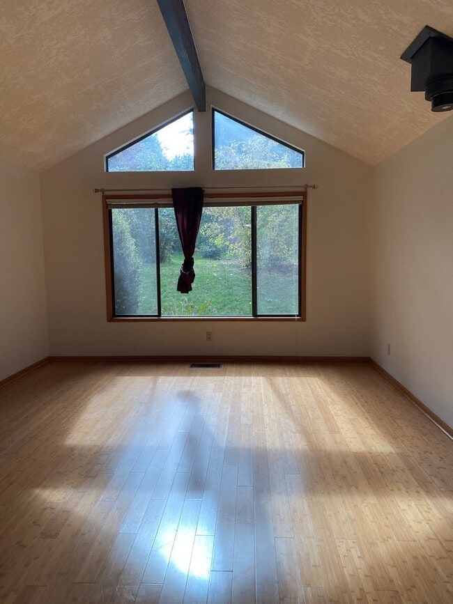 Photo - 2 Bed, 2 Bath S Salem Home!