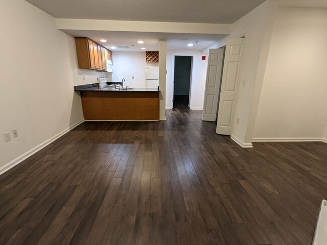 Photo - 40 Queensberry St Condo Unit B